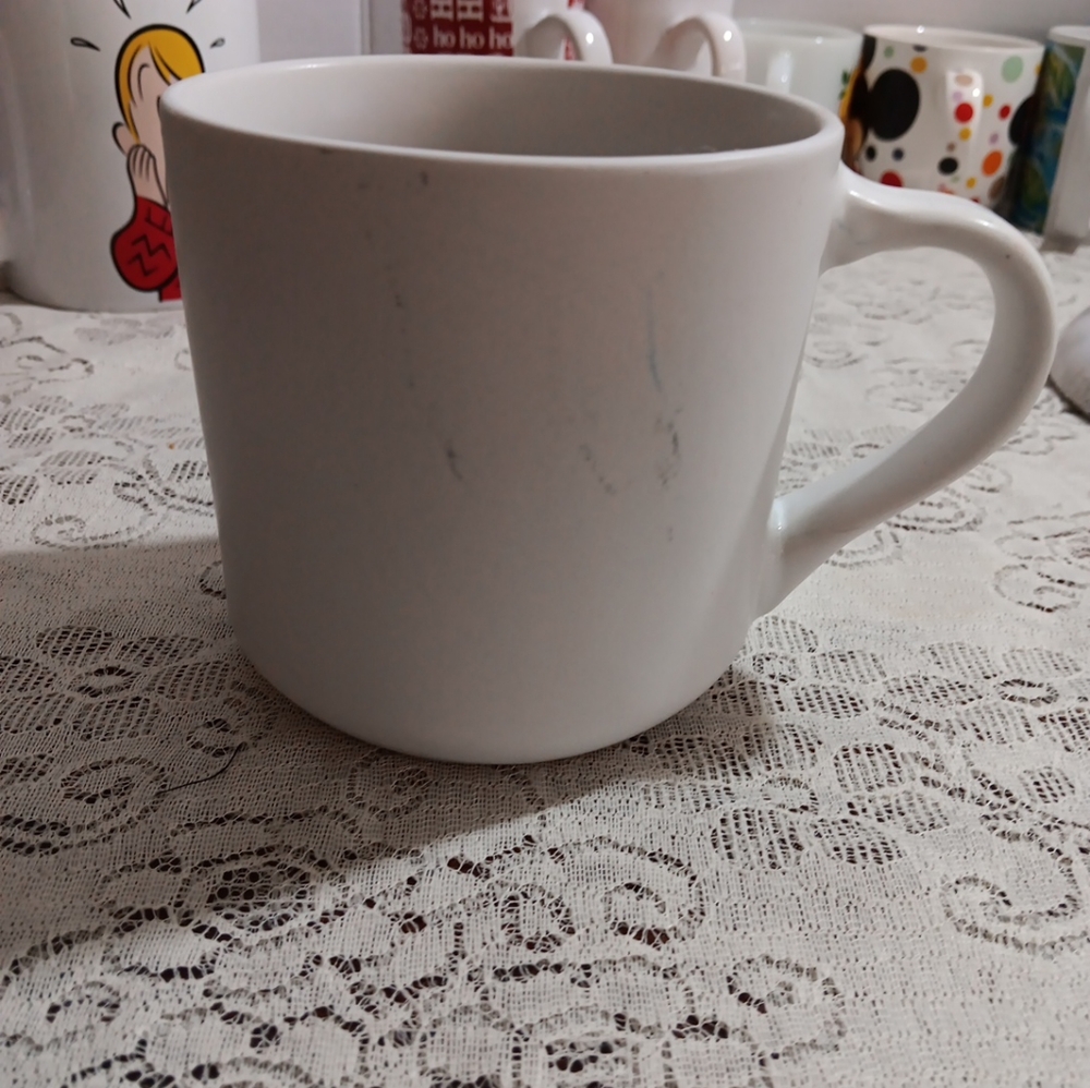 Large coffee cup initialed capital M - Picture 2 of 5